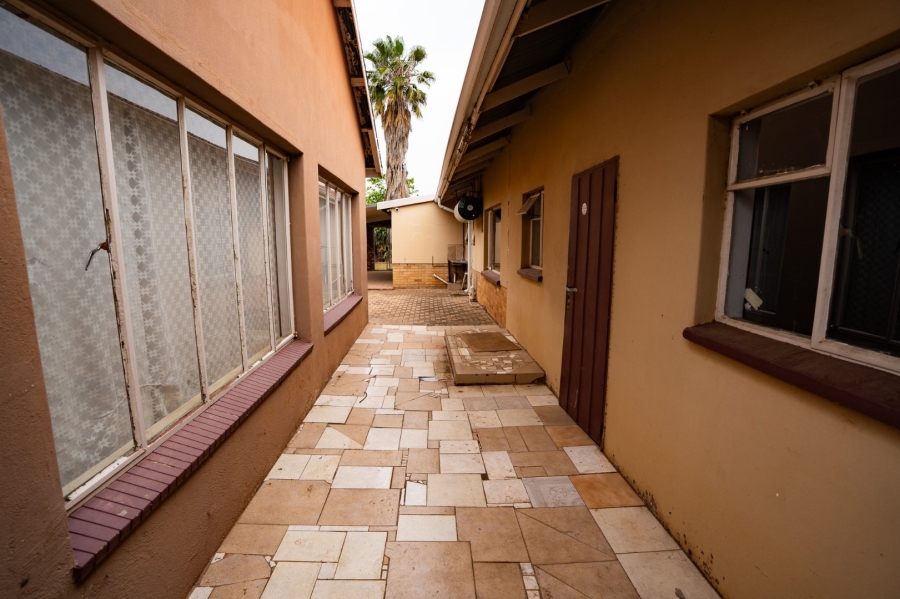 Commercial Property for Sale in Freemanville North West